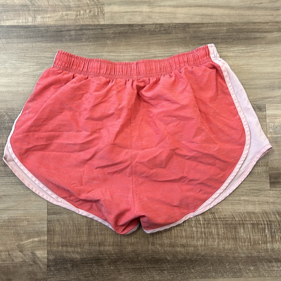 - Nike Dri-Fit Shorts Size Medium - Picture 6 of 7